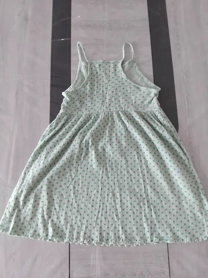 Robe verte - photo numéro 2