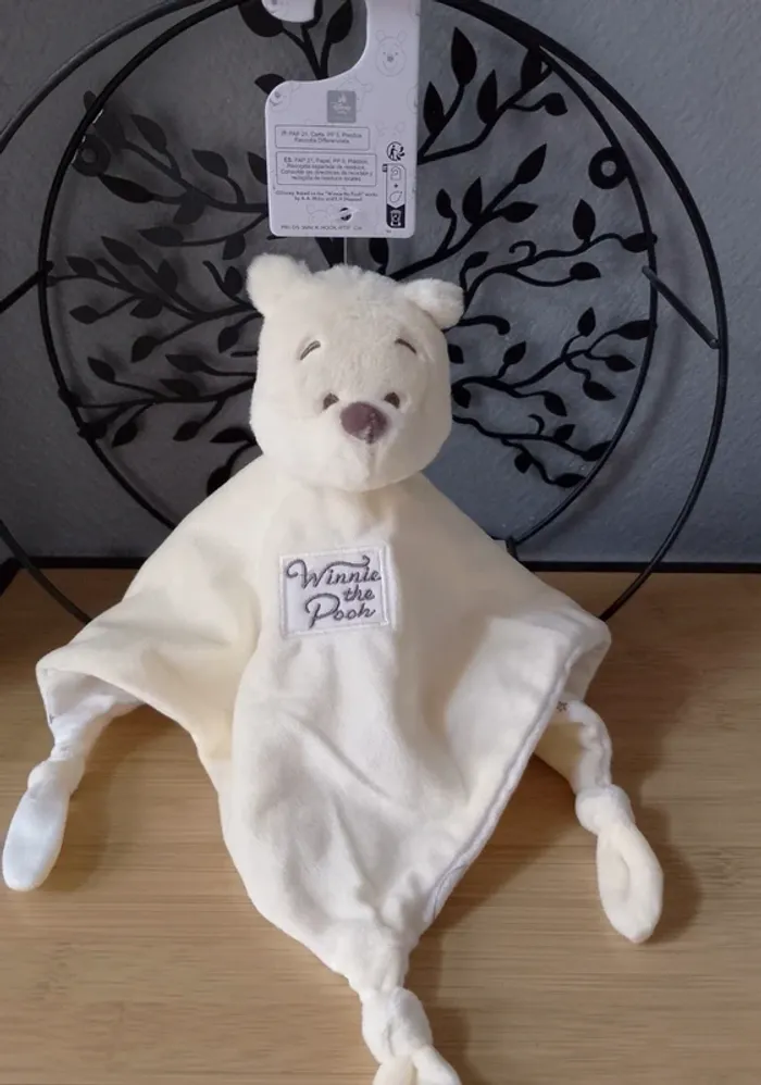 Doudou Winnie l'ourson Disney
