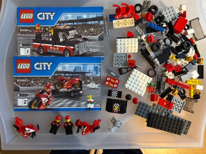 Lego 60084 Le transporteur de motos de course