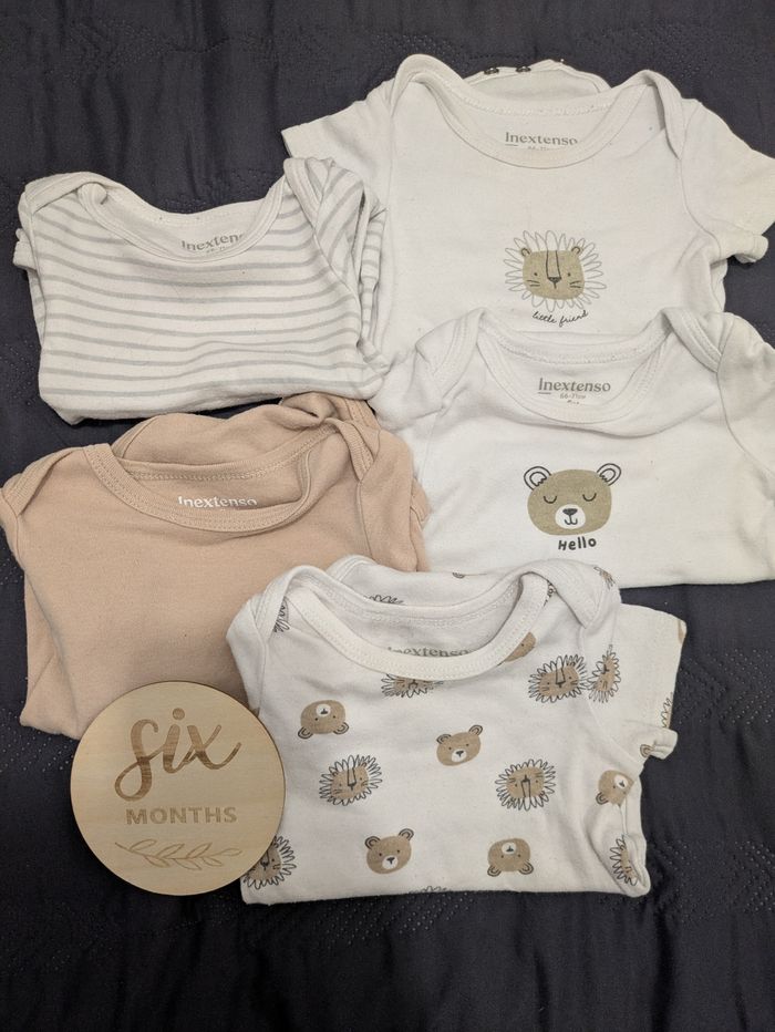 Lot 5 bodies 6 mois MC