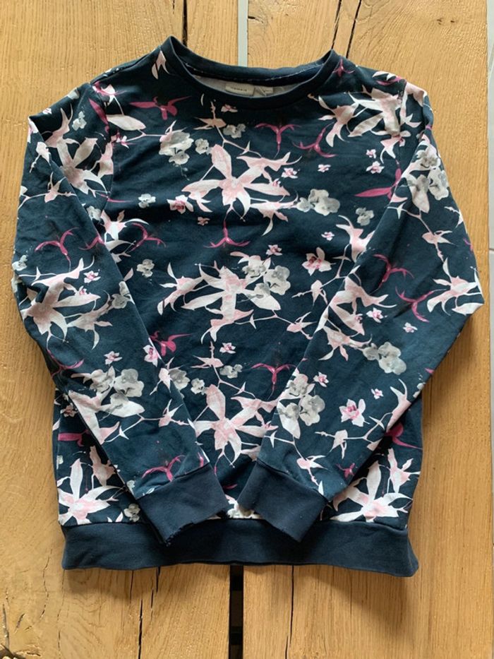 Pull ou sweat noir avec des fleurs fille 9/10ans (134/140) Name it