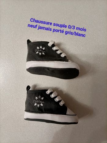Chaussure souple 0/3 mois neuve