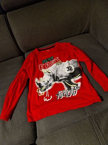Tee shirt manche longue taille 7/8 ans