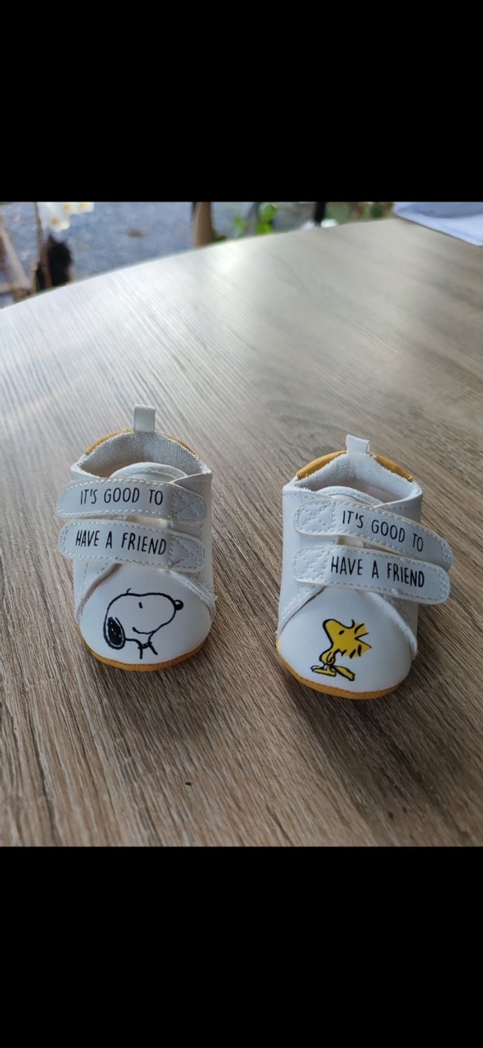 Petite baskets Snoopy bébé - photo numéro 2