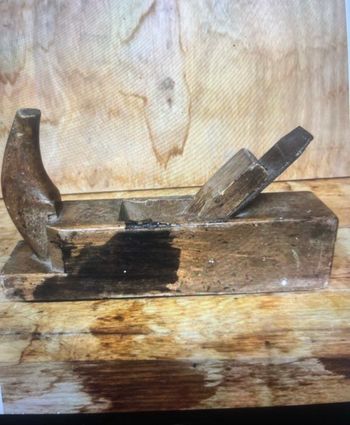 Rabot en bois ancien