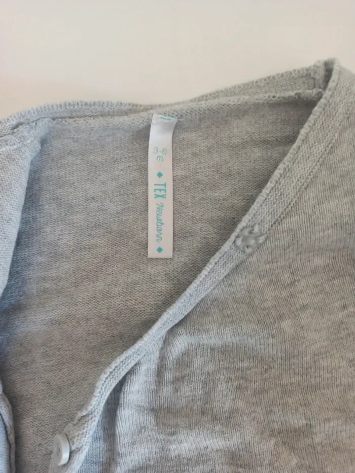 Veste grise 3/6 mois - photo numéro 3