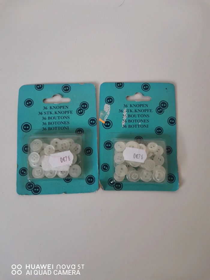 Lot de 2 paquets boutons