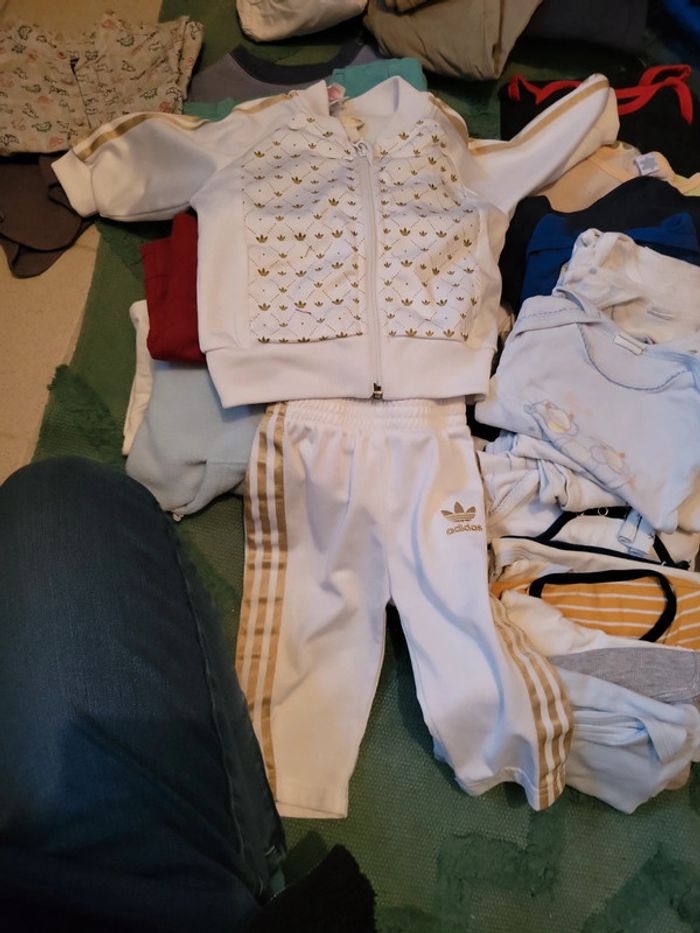 Gros Lot de vêtements 6 mois - photo numéro 2