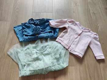 Lot robes printemps été 12 mois