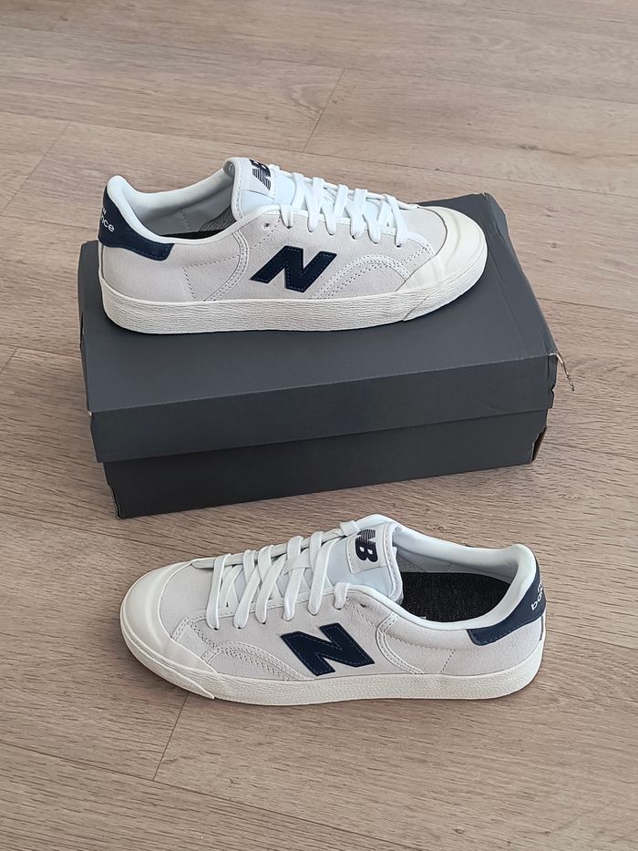 Baskets chaussures New Balance taille 39.5 neuves