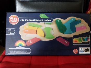 Jeu d'encastrement mains