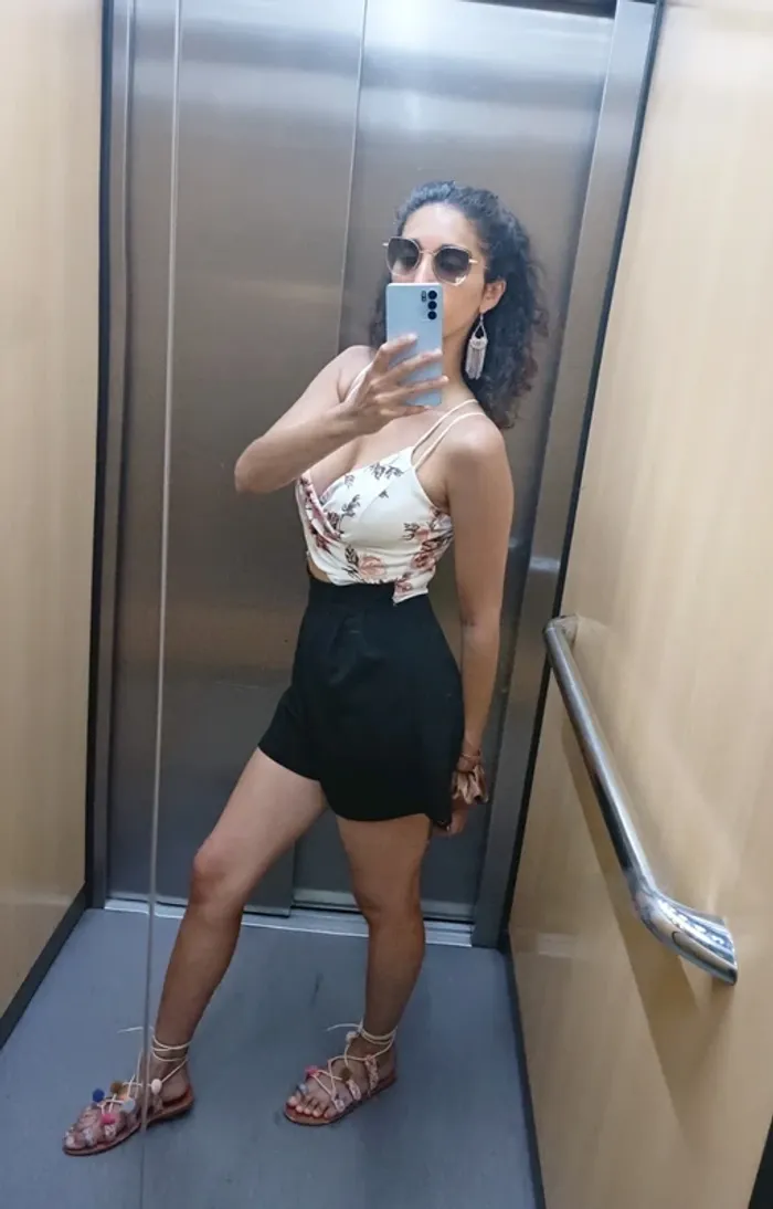 Combishort noire fleurie - photo numéro 2