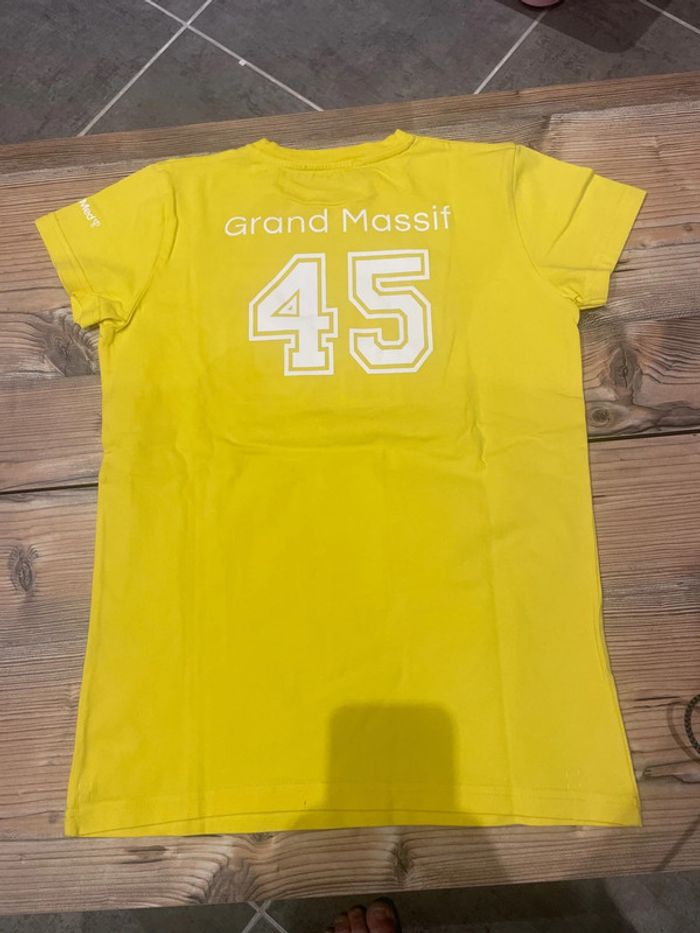 TEE Shirt 45 club Med jaune grand massif - photo numéro 2