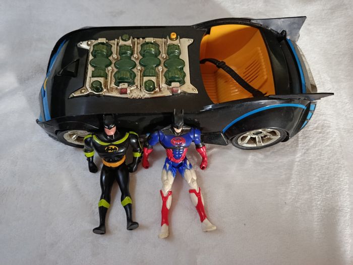 À saisir : Vends lot Batmobile et Batman, jeux retro ! ( Bien lire)