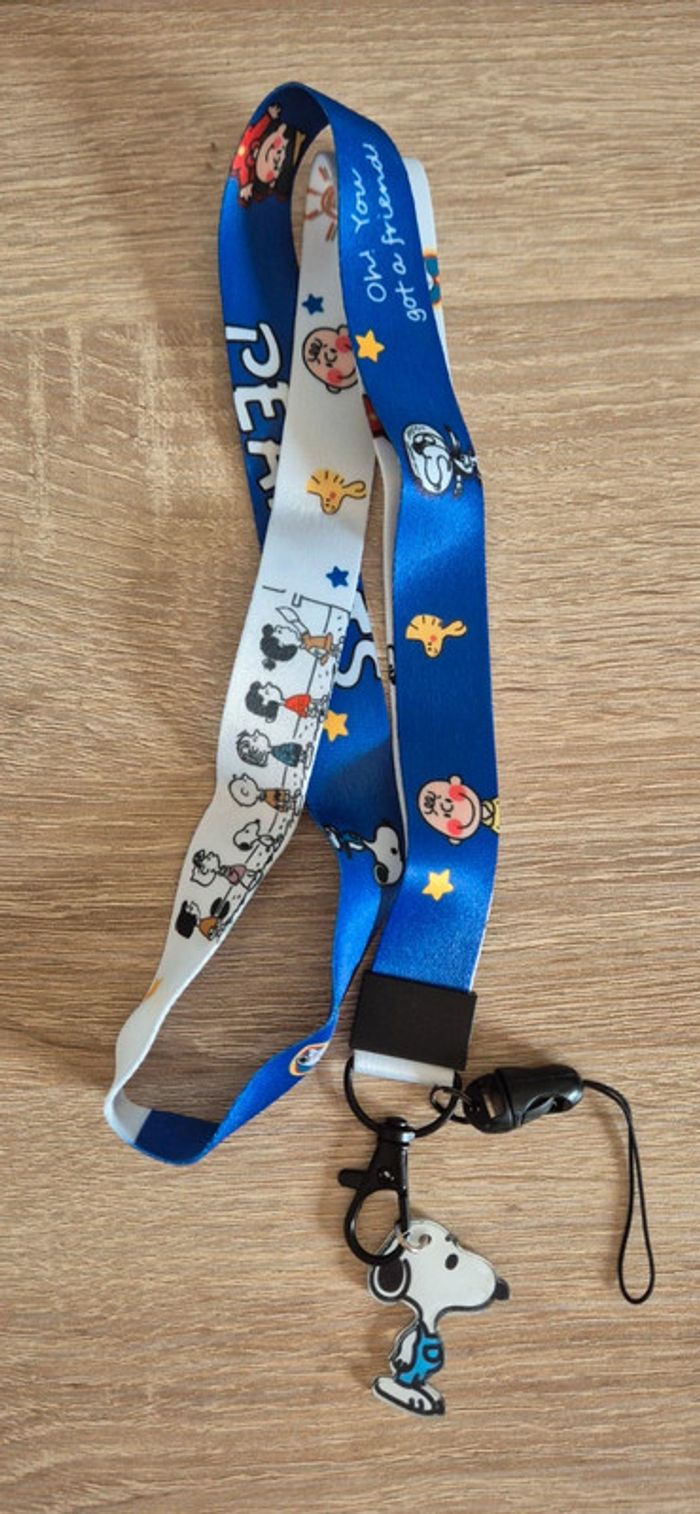 Porte carte d'identité Snoopy avec lanière fantaisie. - photo numéro 4