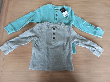 Lot 2 pulls nid d'abeille 3 ans