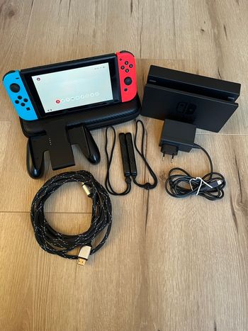 Nintendo Switch Switch complète - très bon état - prête à jouer 