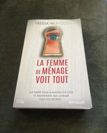 La femme de ménage voit tout