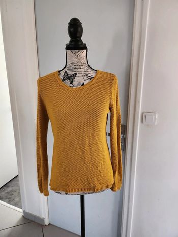 Très Joli pull à mailles de couleur moutarde de marque Pimkie et de taille 36