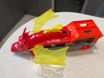 Jouet Hot Wheels Transporteur Dragon Lanceur