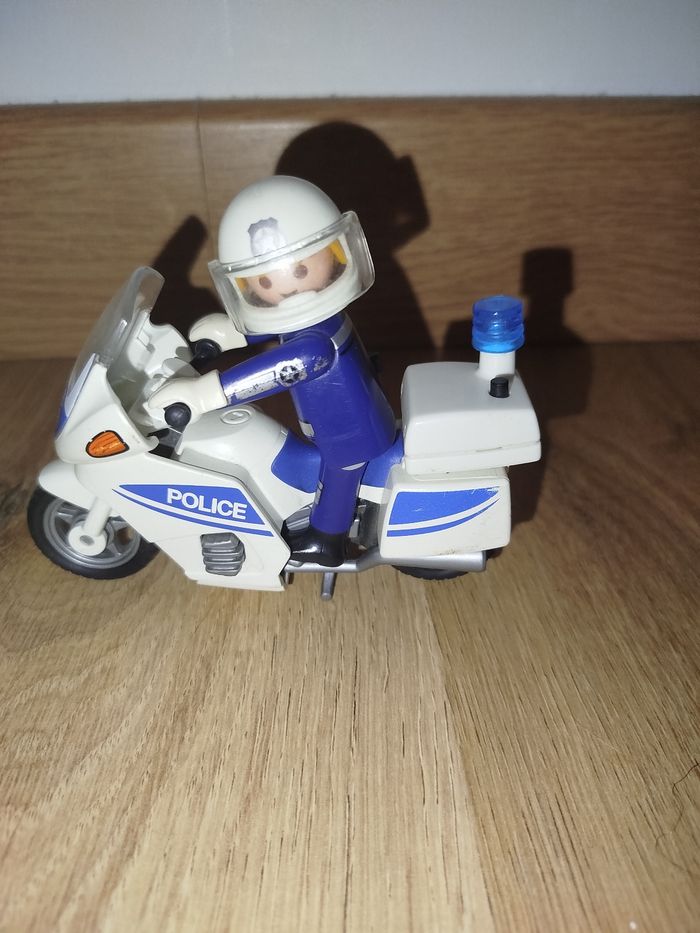 Moto de police Playmobil - photo numéro 2
