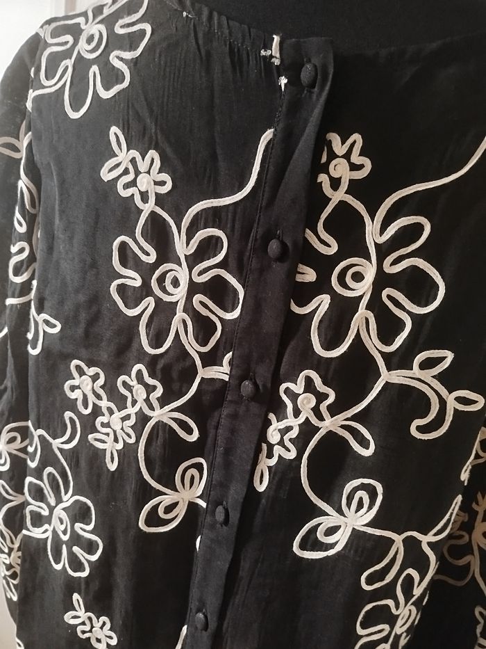 Blouse noire et blanche - photo numéro 5