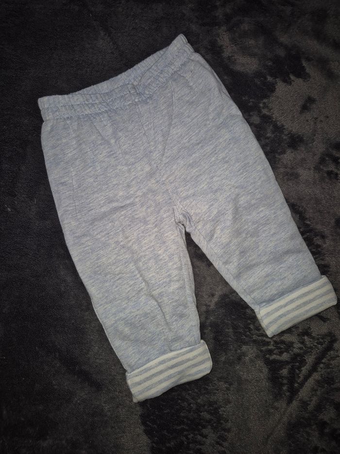 Ensemble blanc et bleu - 6 mois - Neuf sans étiquettes - photo numéro 8