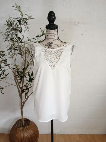 🤍 Blouse blanc cassé avec dentelle – Peace n love – Taille S/M – Très bon état