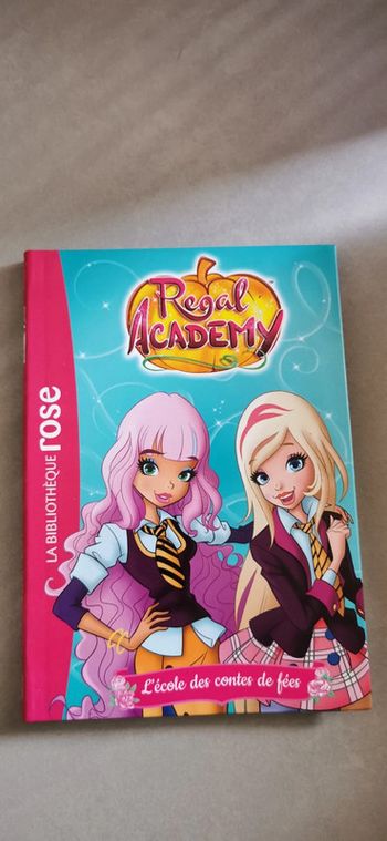 Livre enfant *regal academy *