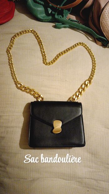 Sac bandoulière noir et or 