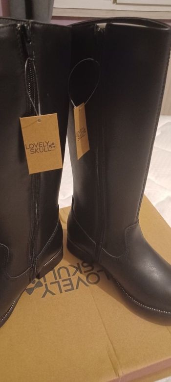 Très jolie paire de bottes fille Pointure 31