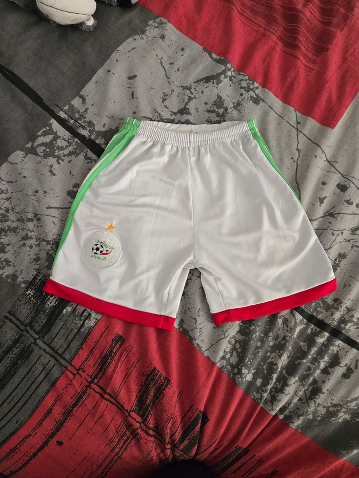 Short de l'Algérie en 8 ans