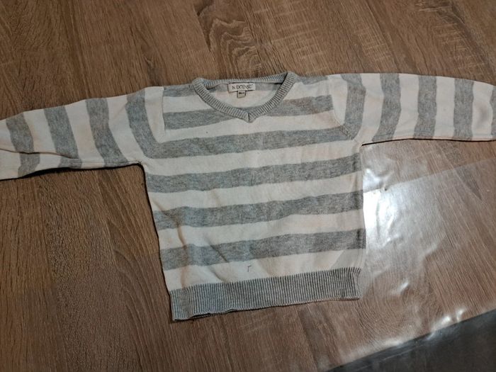 Pull rayé gris et blanc 12 mois In extenso