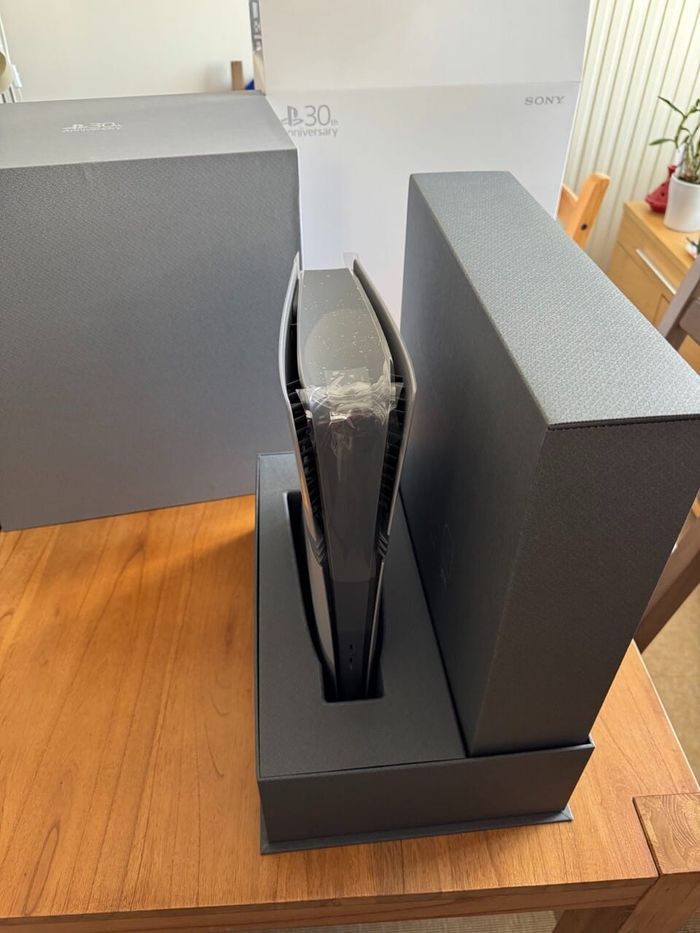 Sony Playstation 5 Pro Édition limitée 30th anniversary - photo numéro 4