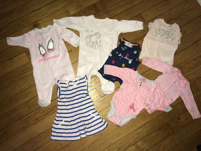 Lot fille 3 mois avec une pièce 1 mois