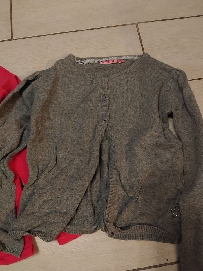 Lot de 4 gilets fille taille 8 ans - photo numéro 5