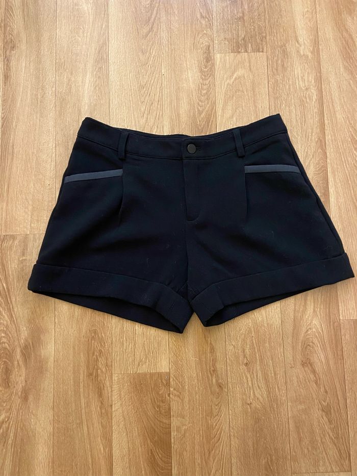 Short noir 38