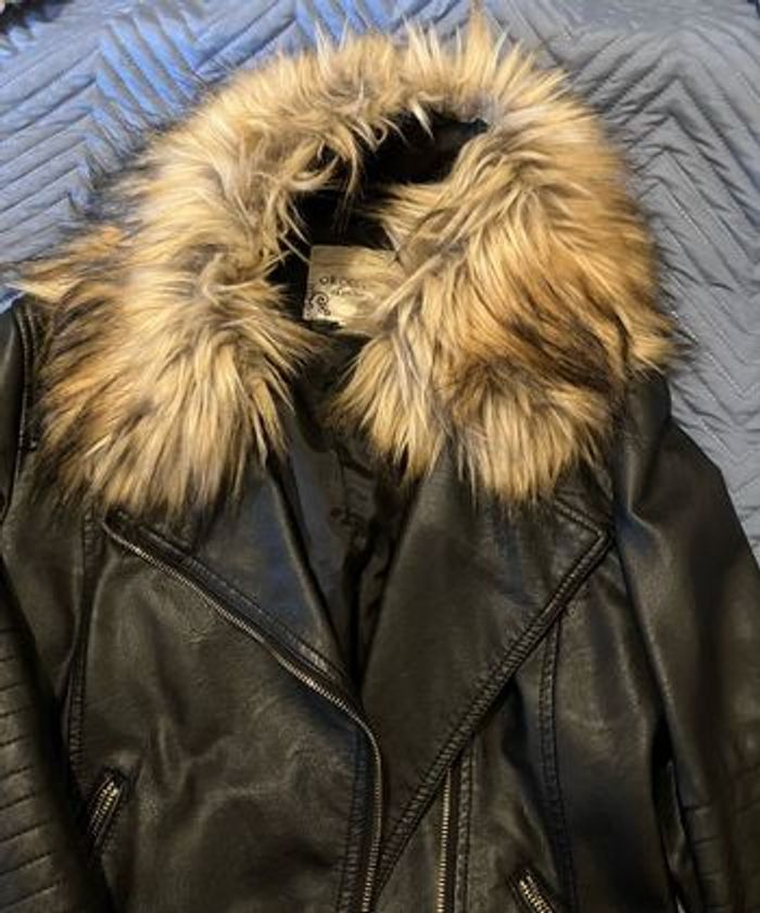 Beau blouson noir col amovible