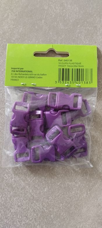 10 petits clips en plastique violet neuf