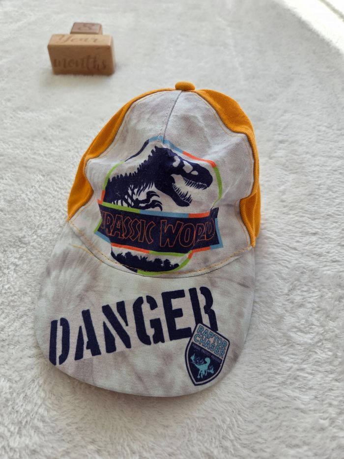 Casquette dinosaure