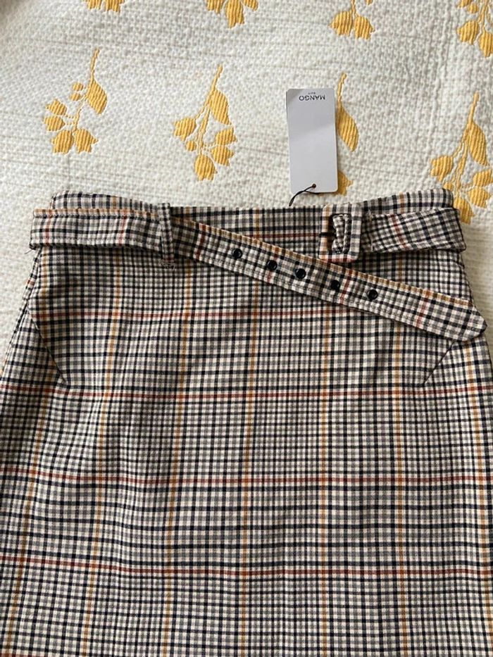 Jupe moutarde Mango longueur 41 cm taille 38 avec ceinture neuf - photo numéro 3