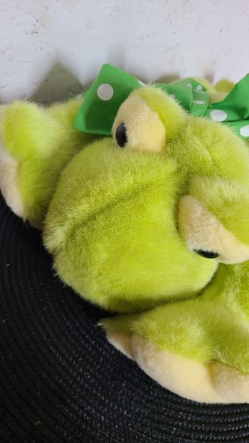 peluche grenouille flo vert pois blancs