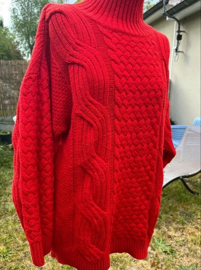 Pull d’hiver Yessica rouge col roulé – Pièce de caractère rétro - photo numéro 1