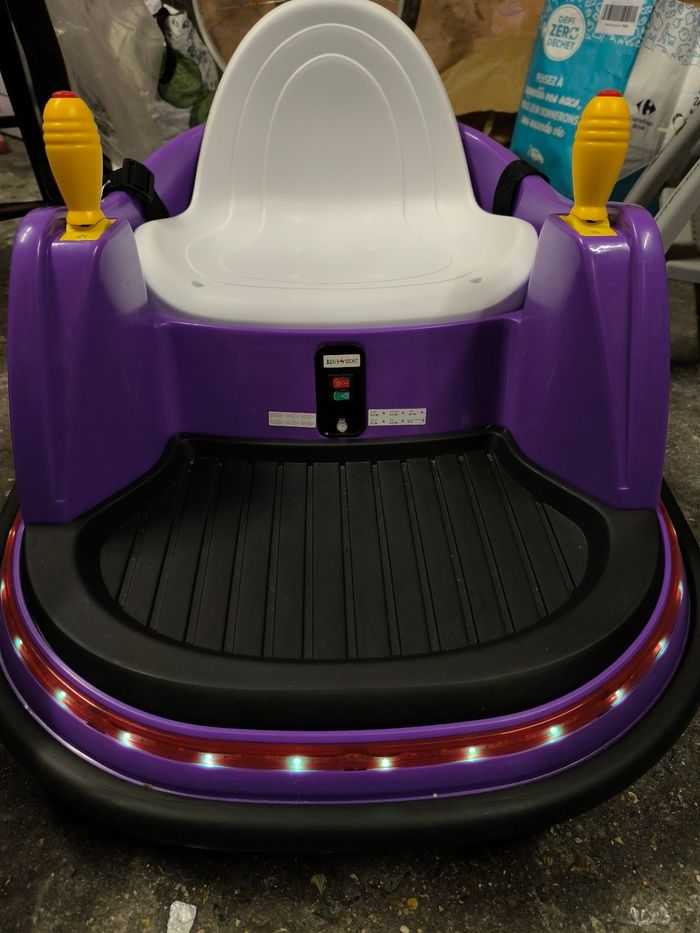 voiture tamponneuse avec télécommande pour les parents - photo numéro 2