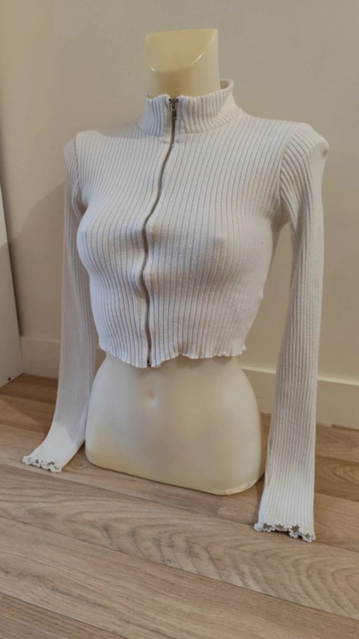 Petit pull court / sweat à col S - Bershka - photo numéro 3