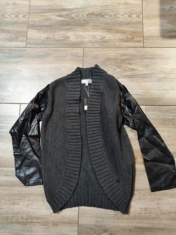 Veste gris foncé et noir By Joos Taille 16 ans