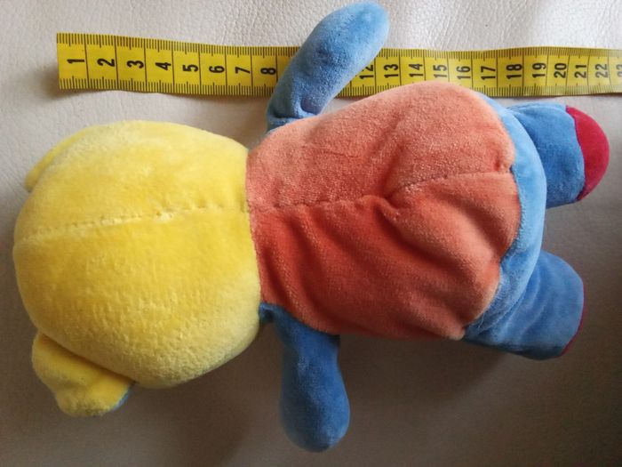 Ours tête jaune doudou bras bleu corps rouge  / orange  en posture debout peluche ourson vintage doudou ancien - photo numéro 3