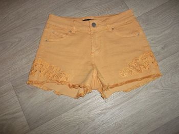 Short ETAM jaune orangé ou ocre, dentelle, frangé taille 36 NEUF