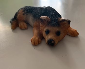 Figurine chien en résine
