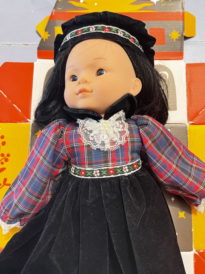 Poupée  corolle asiatique vintage - photo numéro 4